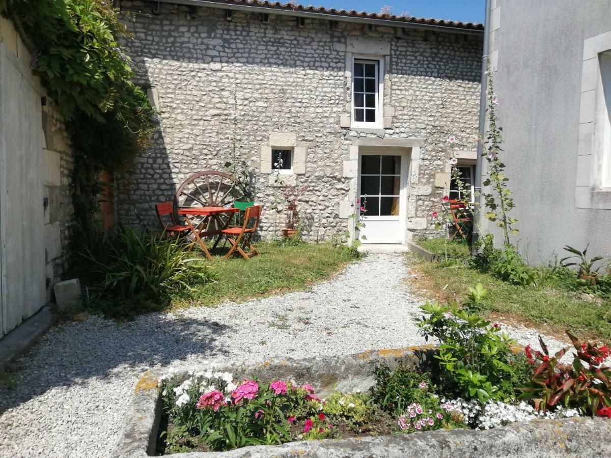 Bed and Breakfast Tetes A L'Air Montils Exterior foto
